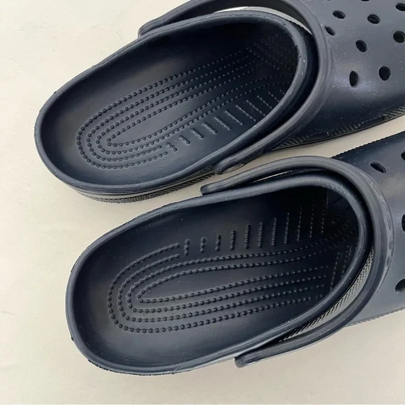 Crocs Men's Navy Blue Classic Clog 11 - Picture 2 of 5